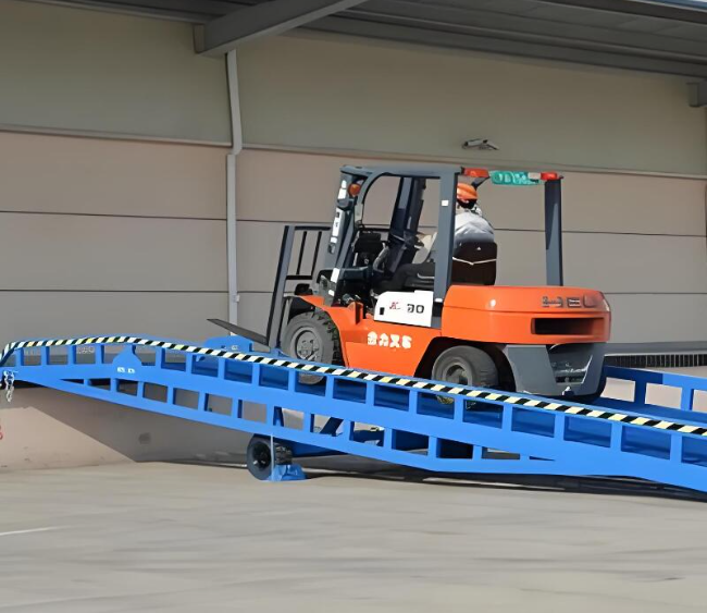 南阳移动式卸货平台（叉车用）